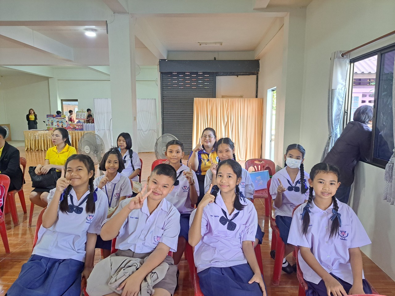 LINE_ALBUM_ศิลปหัตถกรรมนักเรียนครั้งที่72_241202_54