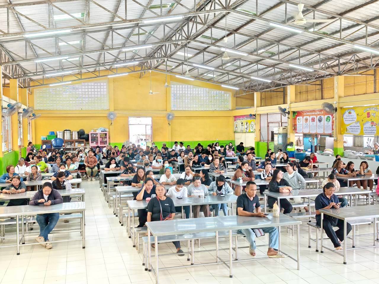 LINE_ALBUM_ประชุมผู้ปกครอง 22568_251106_79